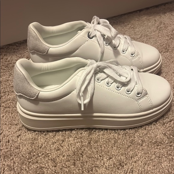 A New Day Women's White Platform Sneakers - Picture 2 of 5
